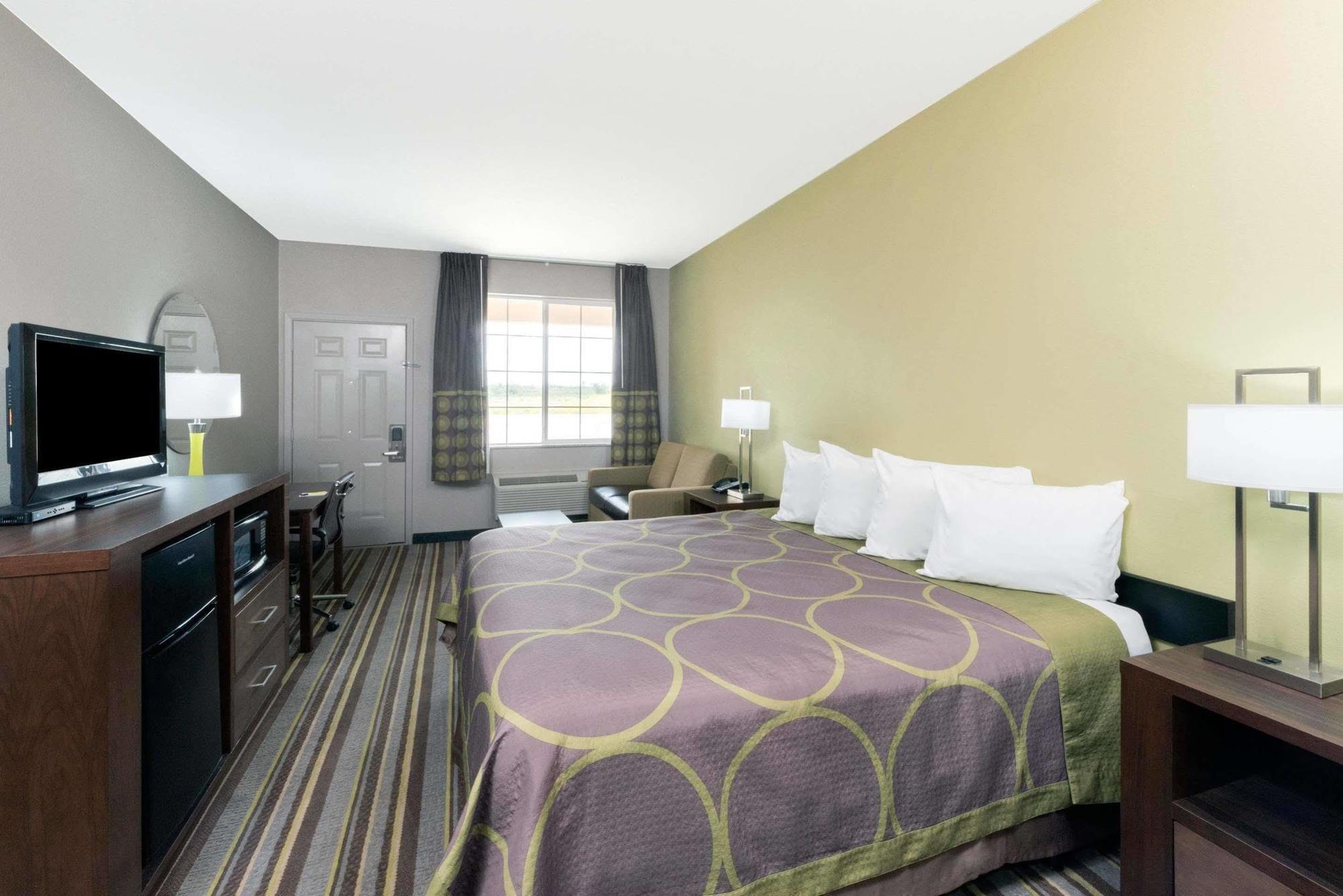 Super 8 By Wyndham Colorado City Екстериор снимка